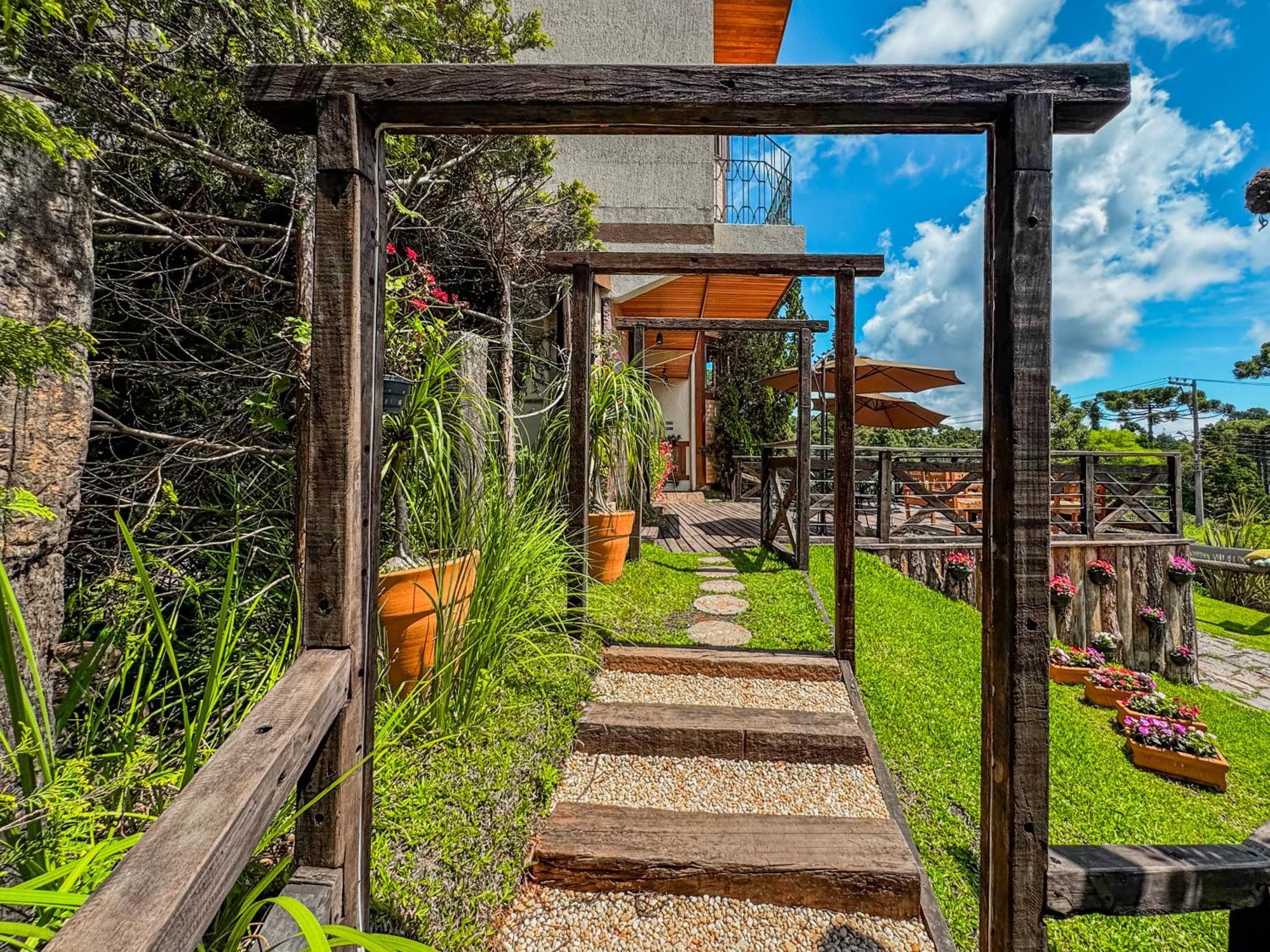 Pousada Victoria Villa By Nacional Inn - A 800 Metros Da Vila Capivari Campos do Jordao Exterior photo